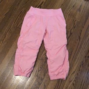 Cropped ivivva pants. Coral